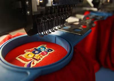 Haft komputerowy na polarze - proces wykonywania